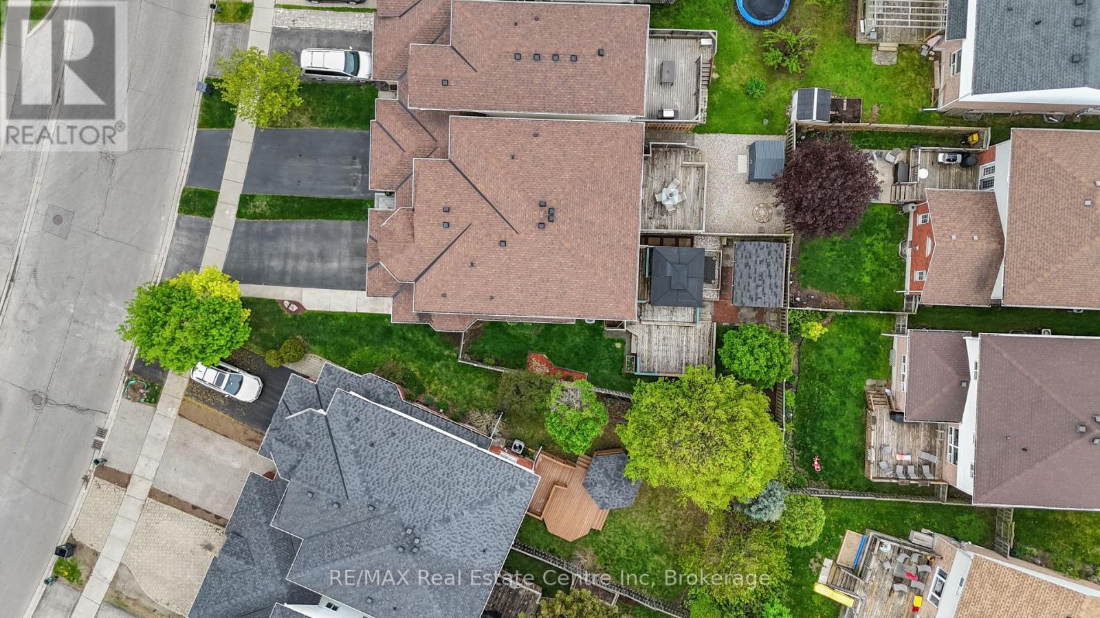 Property at 137 GOSLING GARDENS image 4