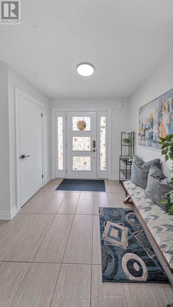 2803 Sheffield Place, London South (South U), Ontario  N6M 0E5 - Photo 3 - X12379044