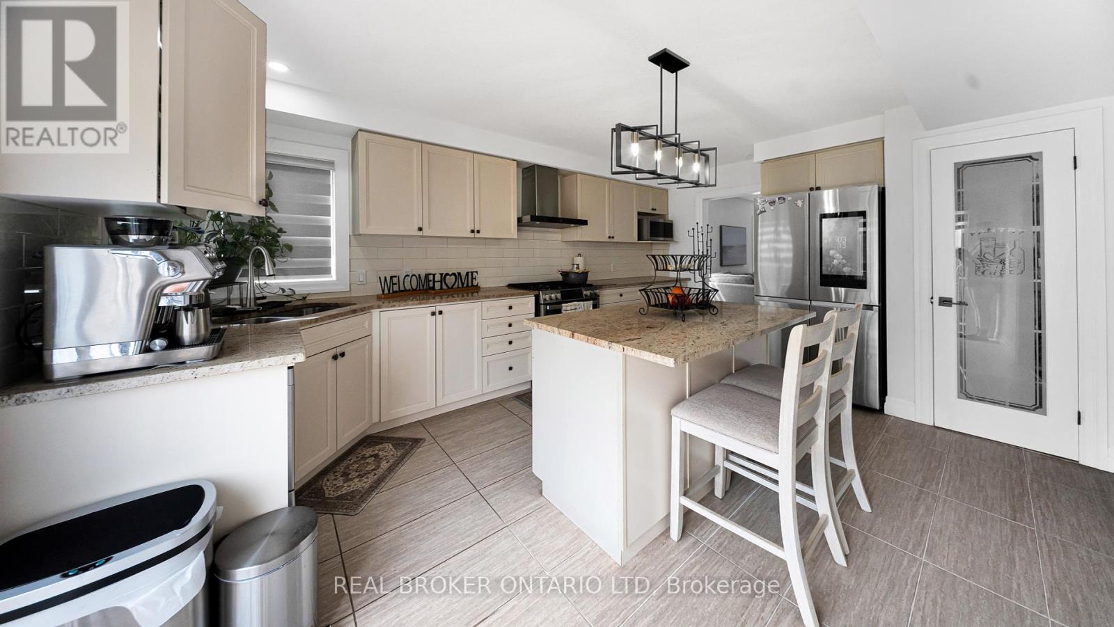 2803 Sheffield Place, London South (South U), Ontario  N6M 0E5 - Photo 5 - X12379044