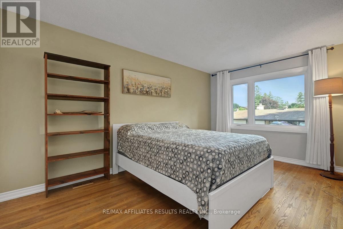 5 Tiffany Crescent, Ottawa, Ontario  K2K 1W1 - Photo 22 - X12379058