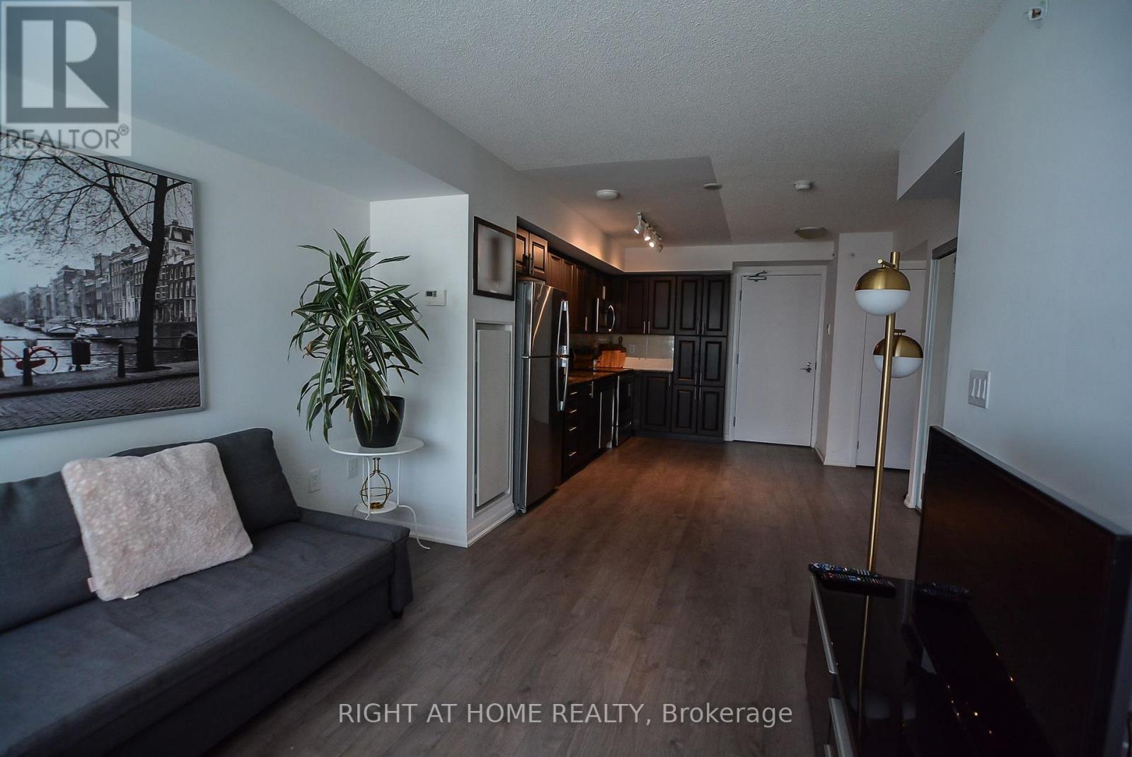 1001 - 3091 Dufferin Street, Toronto, Ontario  M6A 0C4 - Photo 6 - W12378947