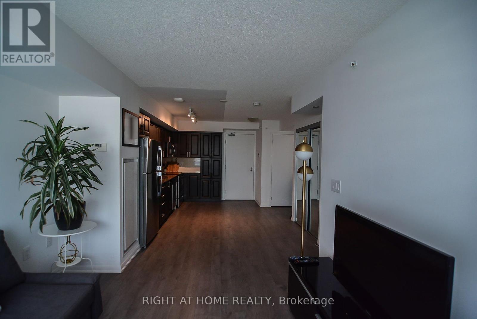1001 - 3091 Dufferin Street, Toronto, Ontario  M6A 0C4 - Photo 8 - W12378947