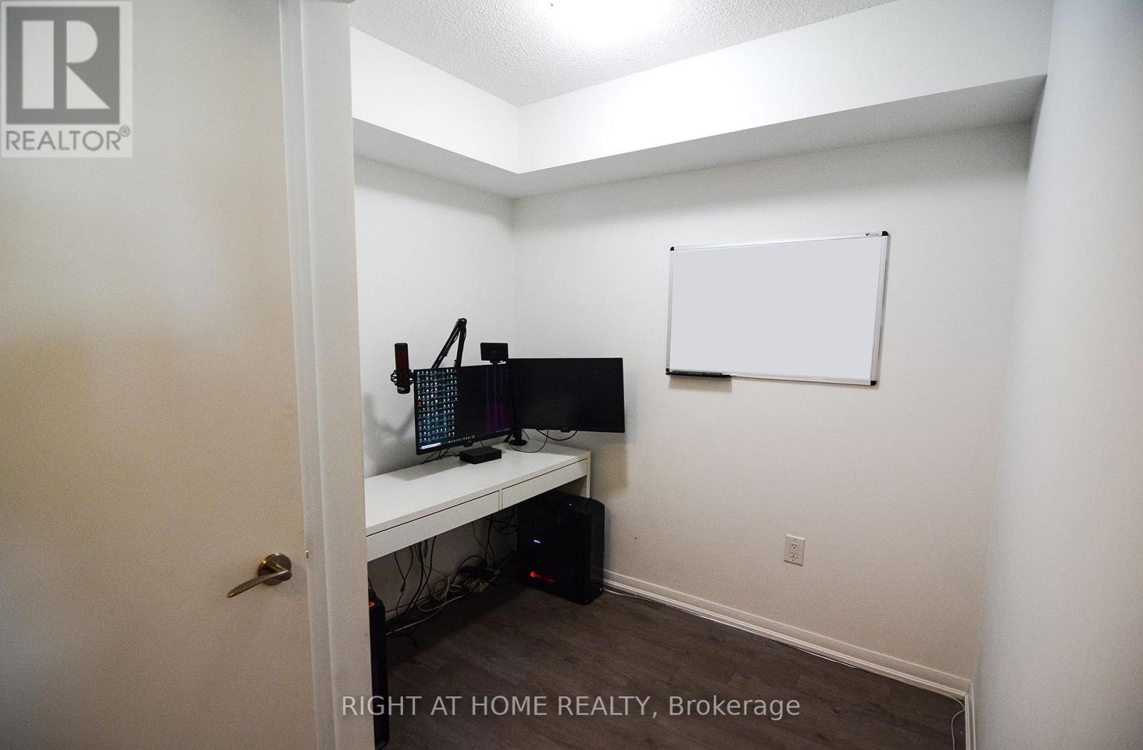 1001 - 3091 Dufferin Street, Toronto, Ontario  M6A 0C4 - Photo 9 - W12378947