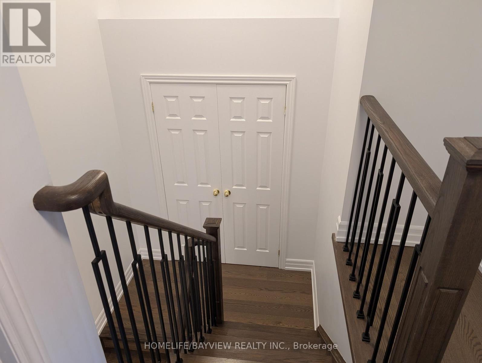 32 Devonsleigh Drive, Brampton (Fletcher's Meadow), Ontario  L7A 3S3 - Photo 17 - W12378972