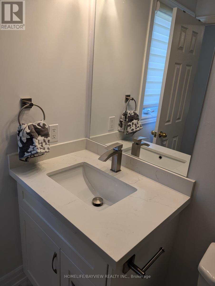 32 Devonsleigh Drive, Brampton (Fletcher's Meadow), Ontario  L7A 3S3 - Photo 22 - W12378972