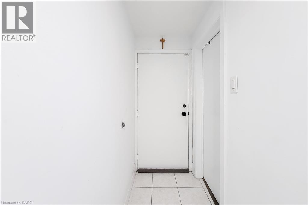 12 Maitland Avenue Unit# Basement, Hamilton, Ontario  L9A 3J3 - Photo 9 - 40765431