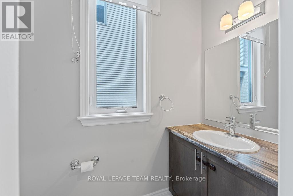 116 Popplewell Crescent, Ottawa, Ontario  K2J 5R3 - Photo 4 - X12373275