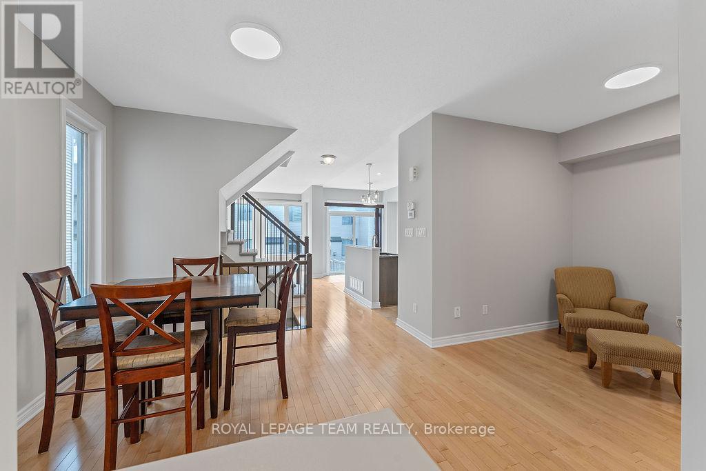 116 Popplewell Crescent, Ottawa, Ontario  K2J 5R3 - Photo 5 - X12373275