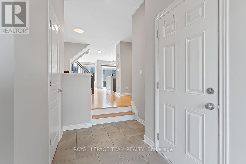 116 Popplewell Crescent, Ottawa, Ontario  K2J 5R3 - Photo 3 - X12373275