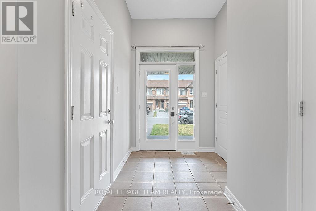116 Popplewell Crescent, Ottawa, Ontario  K2J 5R3 - Photo 2 - X12373275