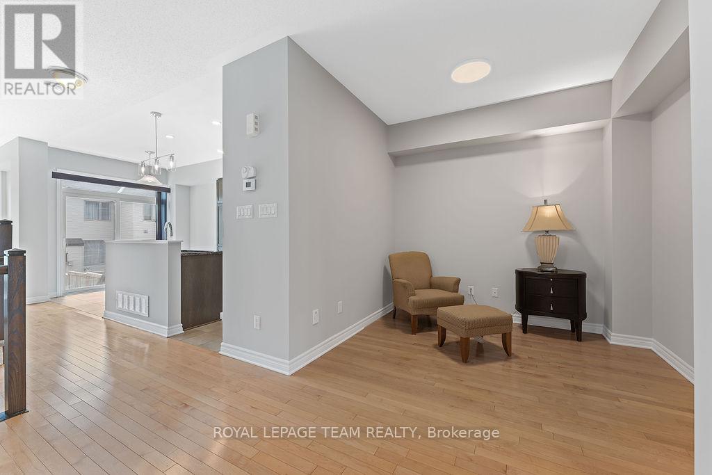 116 Popplewell Crescent, Ottawa, Ontario  K2J 5R3 - Photo 9 - X12373275