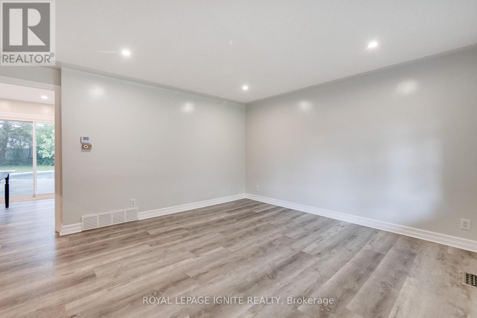 1761 Daleview Crescent, Cambridge, Ontario  N3H 4R4 - Photo 6 - X12378953