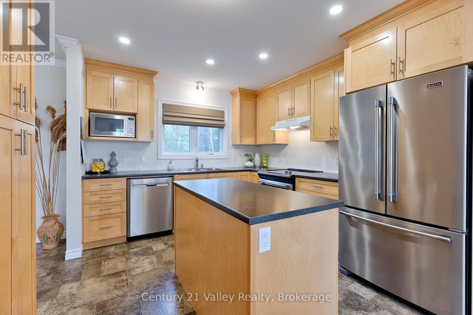 91 Muskie Lane, North Algona Wilberforce, Ontario  K0J 1X0 - Photo 14 - X12107267