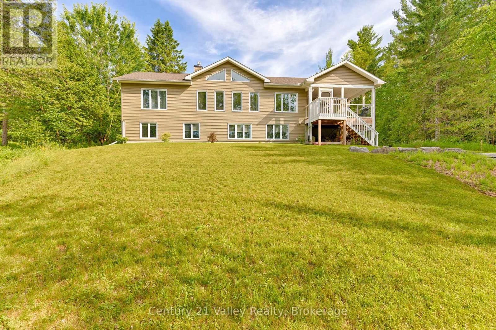 91 Muskie Lane, North Algona Wilberforce, Ontario  K0J 1X0 - Photo 2 - X12107267