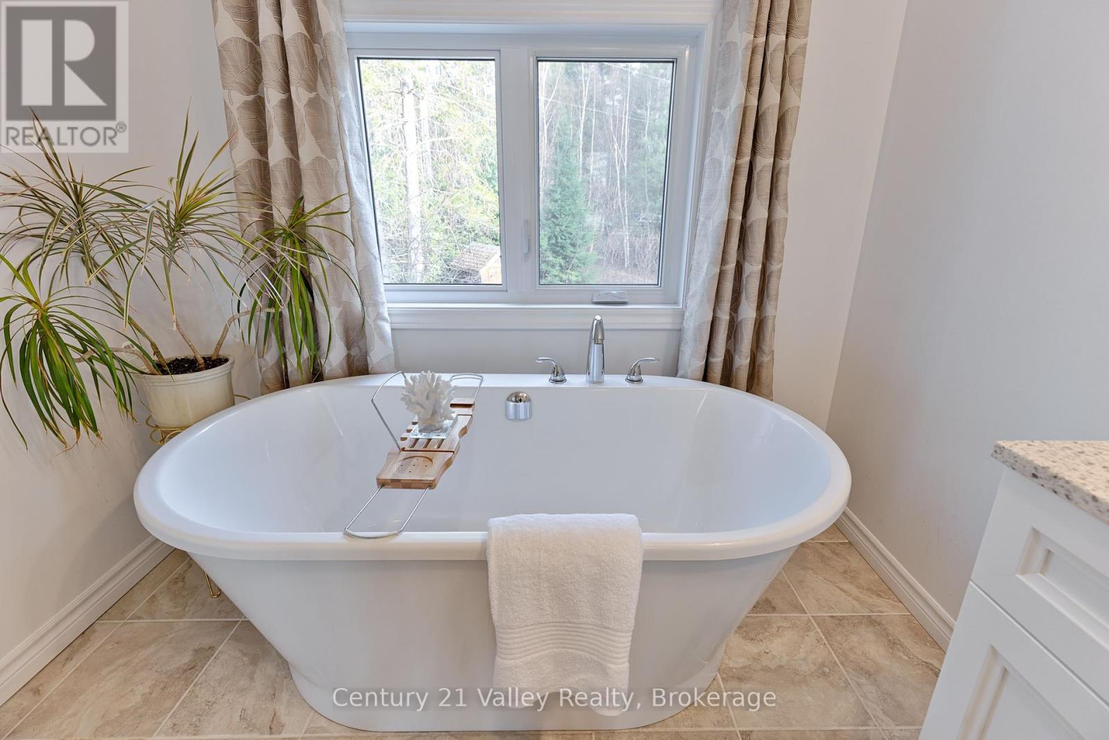 91 Muskie Lane, North Algona Wilberforce, Ontario  K0J 1X0 - Photo 30 - X12107267