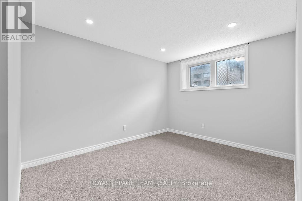 116 Popplewell Crescent, Ottawa, Ontario  K2J 5R3 - Photo 38 - X12373275