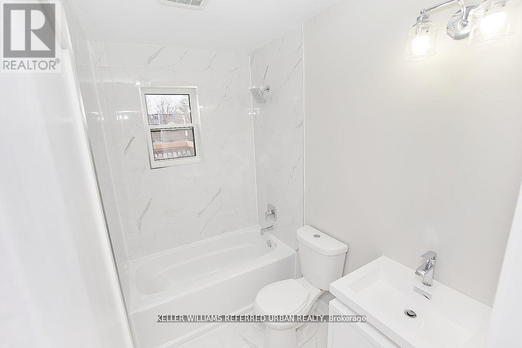 Upper - 911 Dovercourt Road, Toronto, Ontario  M6H 2X6 - Photo 6 - C12379040