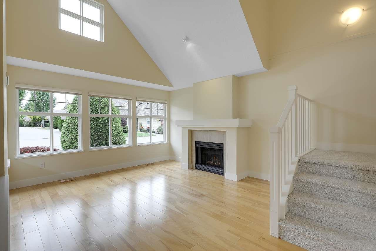 19 15450 Rosemary Heights Crescent, Surrey, British Columbia  V3Z 0K1 - Photo 2 - R3043229