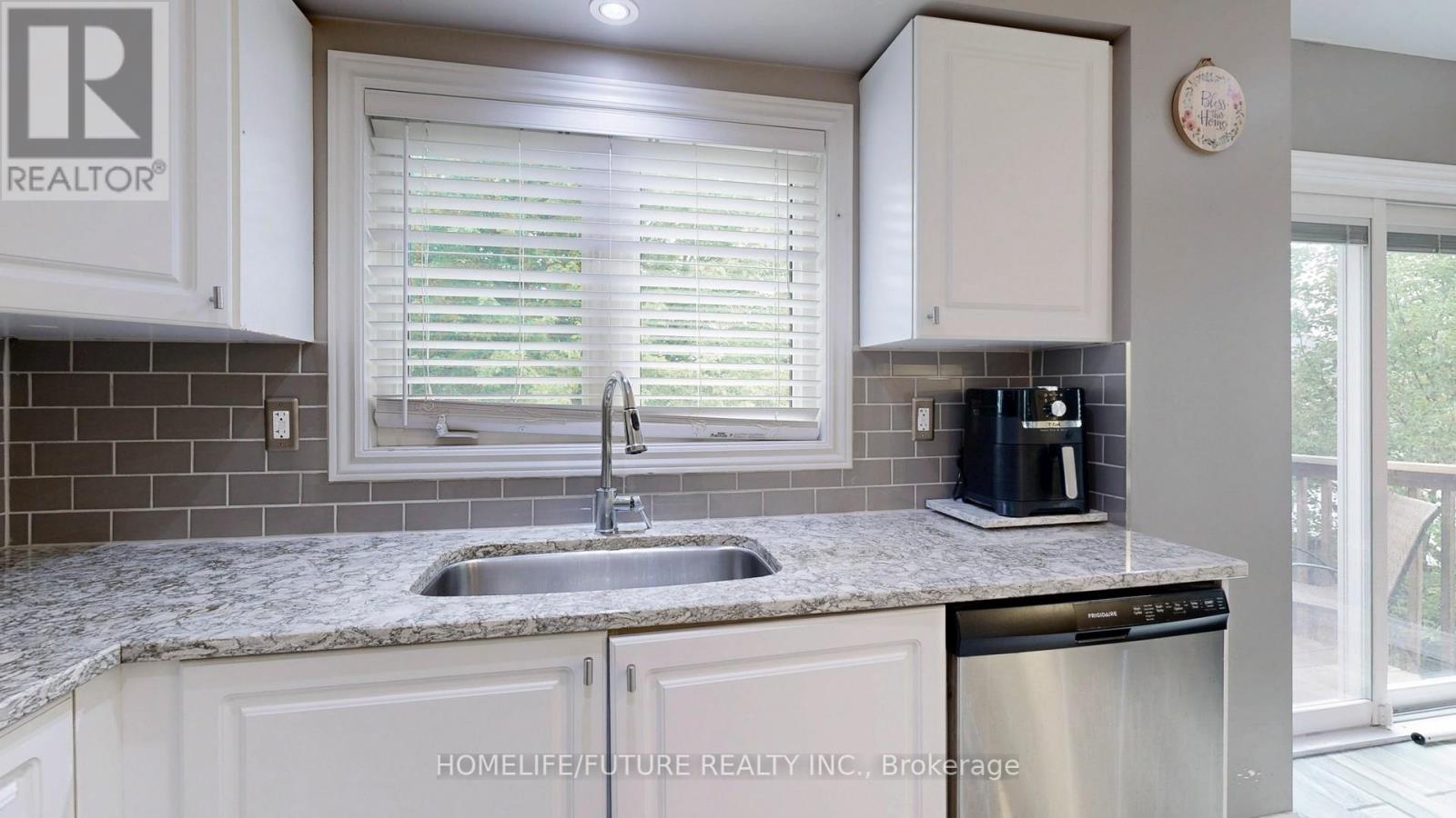 27 - 571 Longworth Avenue, Clarington, Ontario  L1C 0H3 - Photo 15 - E12379016