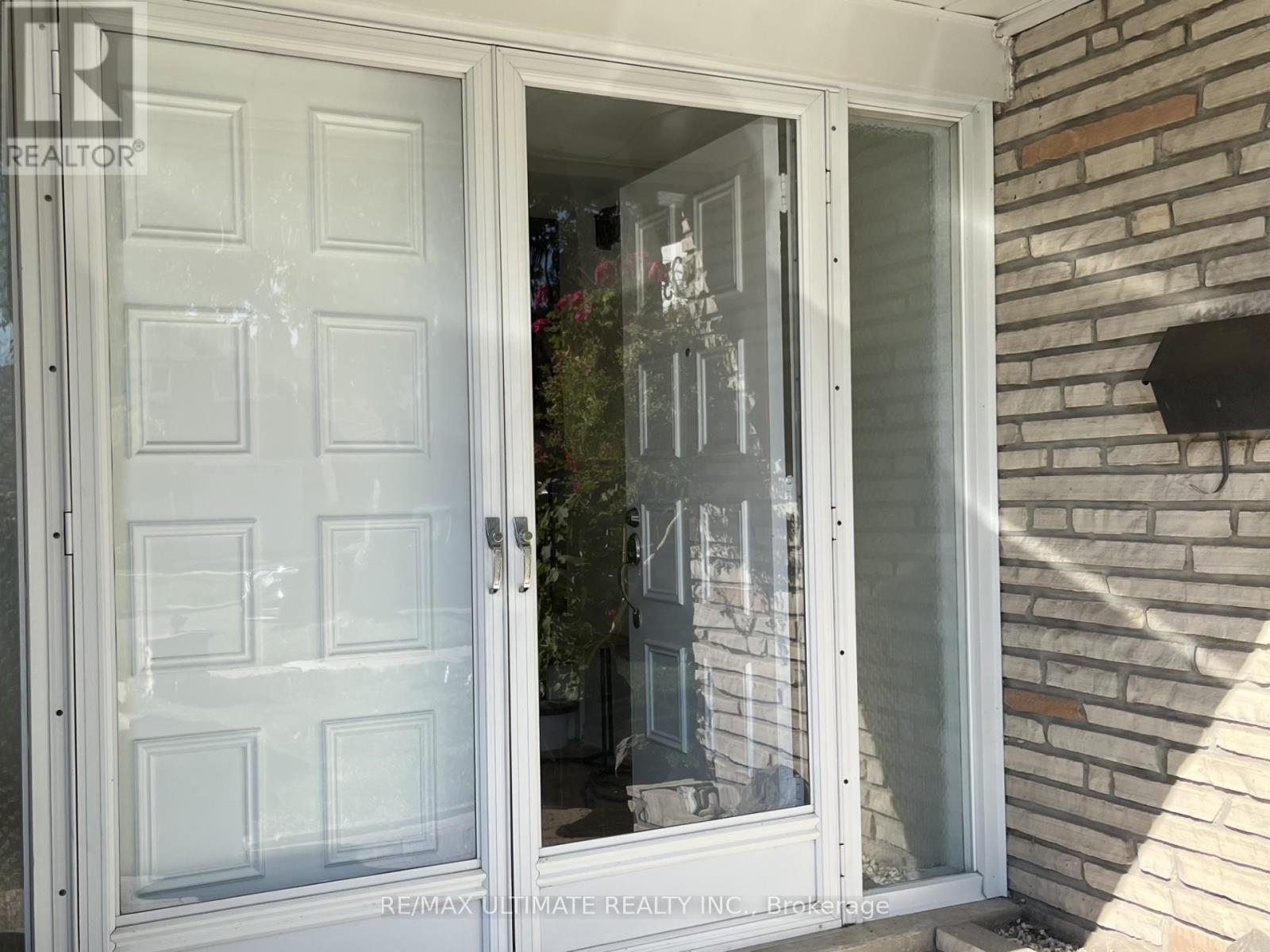 23 Munford Crescent, Toronto, Ontario  M4B 1B9 - Photo 4 - E12379021