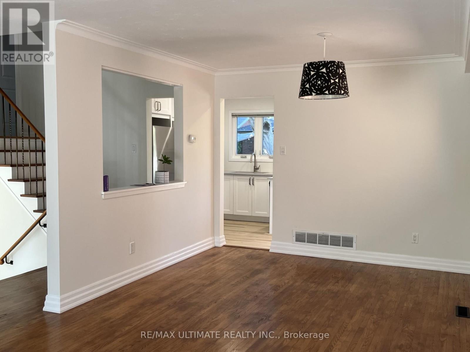 23 Munford Crescent, Toronto, Ontario  M4B 1B9 - Photo 7 - E12379021