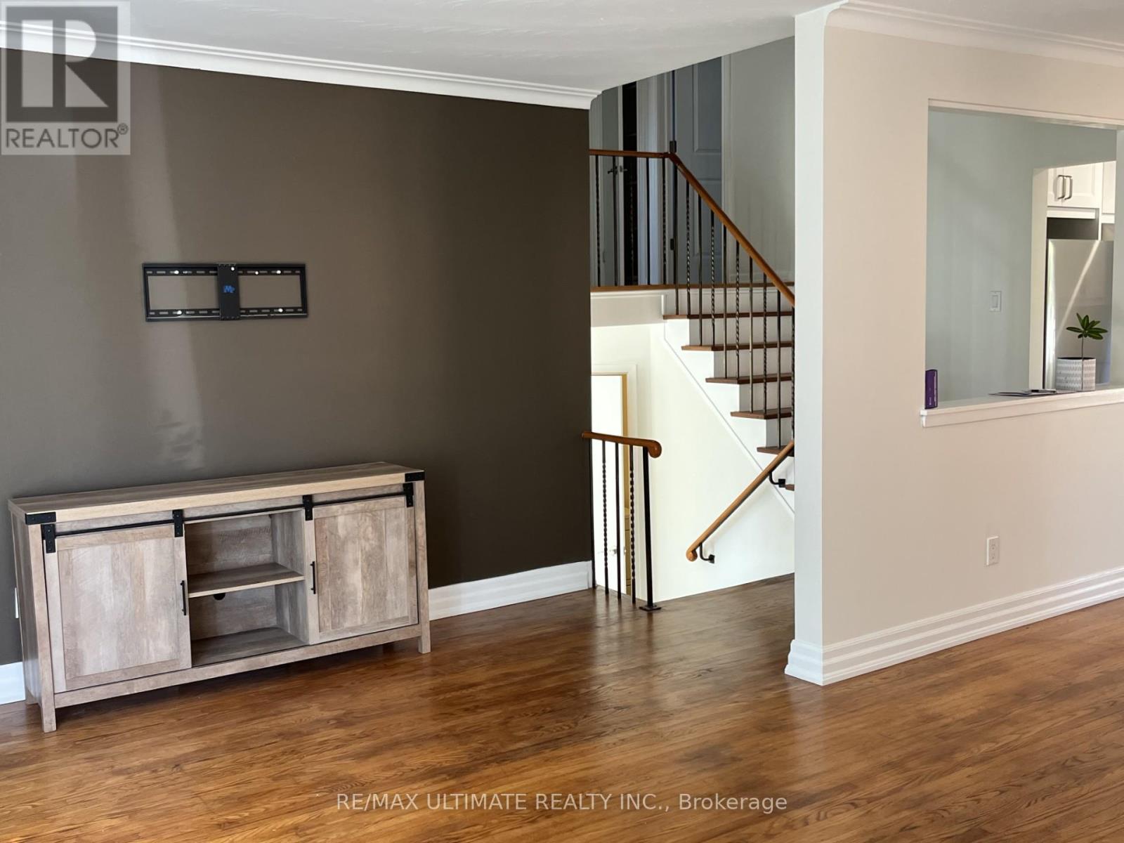 23 Munford Crescent, Toronto, Ontario  M4B 1B9 - Photo 8 - E12379021