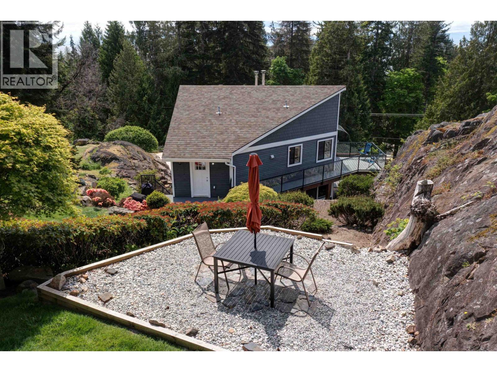 8362 Redrooffs Road, Halfmoon Bay, British Columbia  V7Z 1E5 - Photo 5 - R3043183