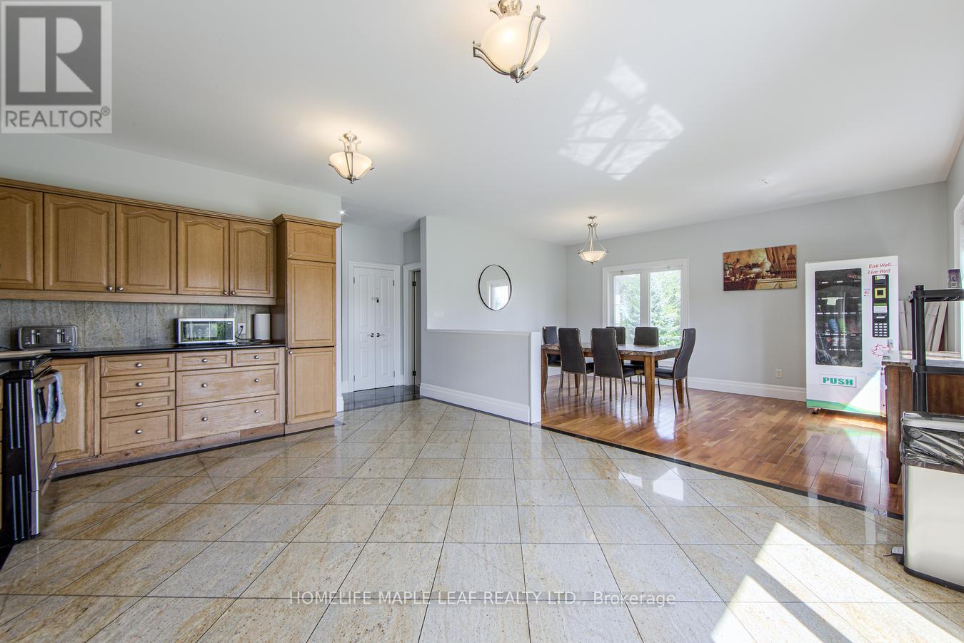 9035 Highway 89, Adjala-Tosorontio, Ontario  L9R 1V1 - Photo 13 - N12379046