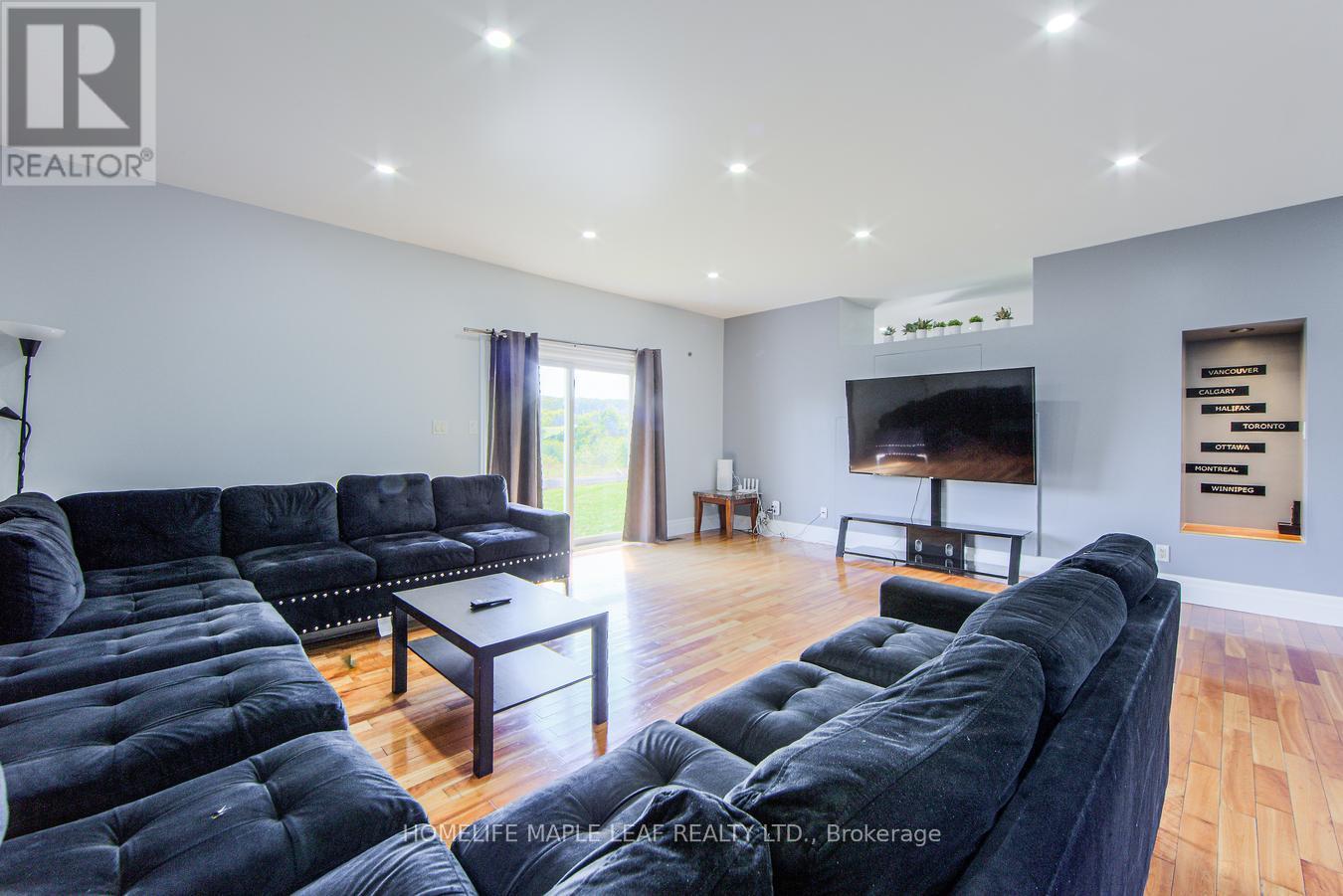 9035 Highway 89, Adjala-Tosorontio, Ontario  L9R 1V1 - Photo 7 - N12379046