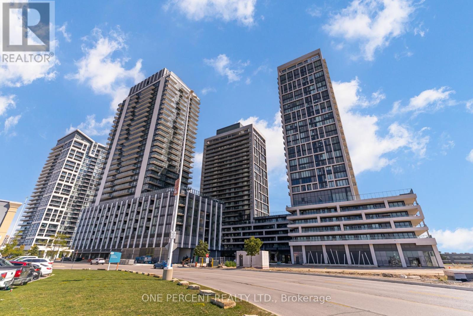 1910 - 8960 Jane Street, Vaughan, Ontario  L4K 2M9 - Photo 2 - N12379083
