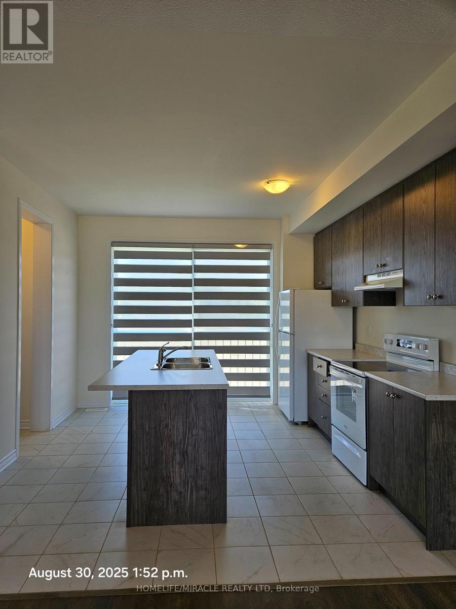 30 Lana Circle, Wasaga Beach, Ontario  L9Z 0L2 - Photo 4 - S12379081