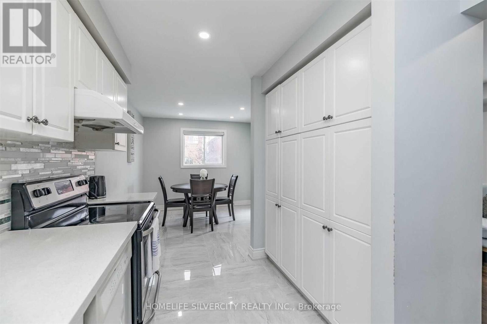 39 Summerdale Crescent, Brampton, Ontario  L6X 4V9 - Photo 14 - W12379001