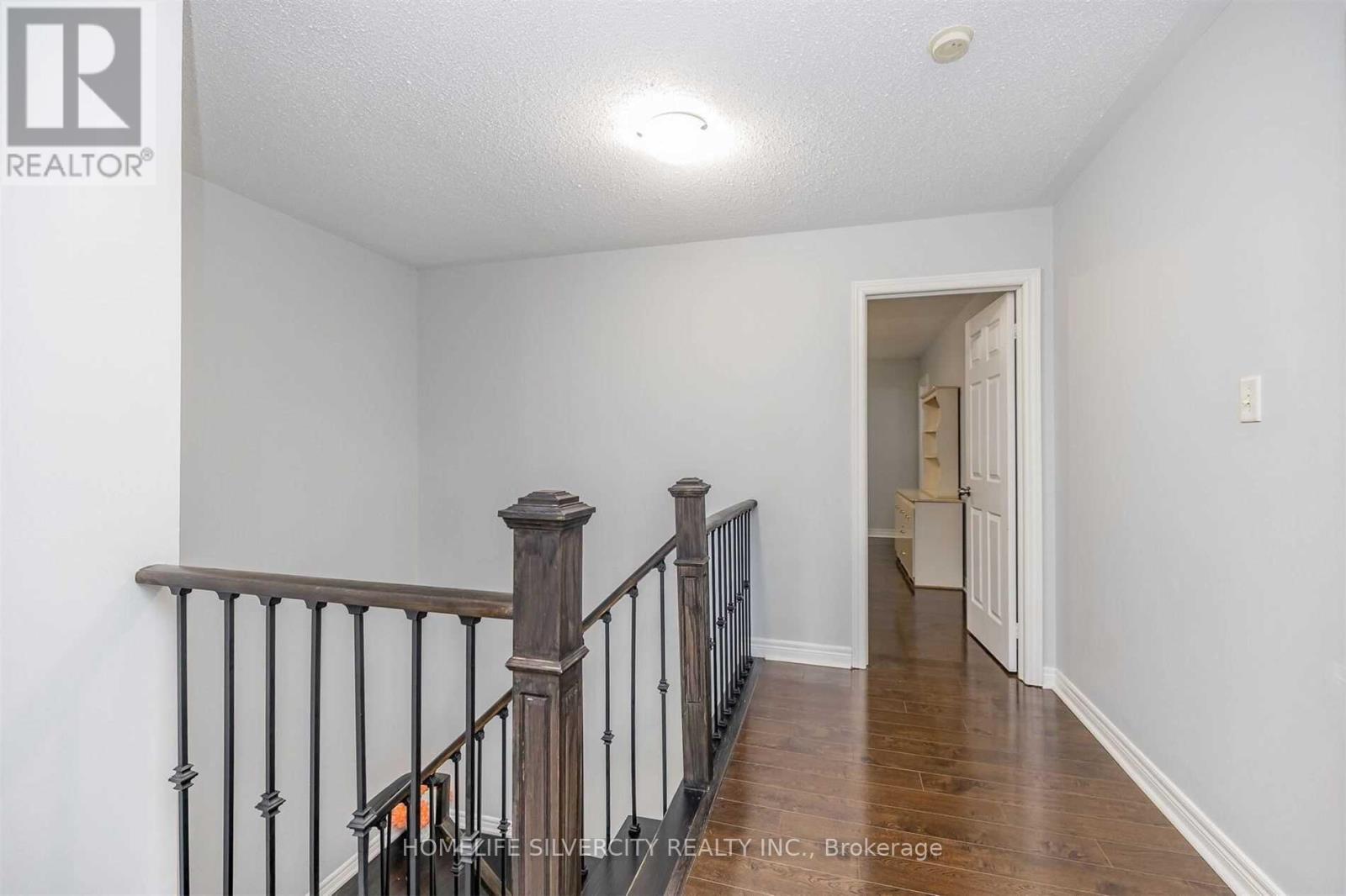 39 Summerdale Crescent, Brampton, Ontario  L6X 4V9 - Photo 20 - W12379001