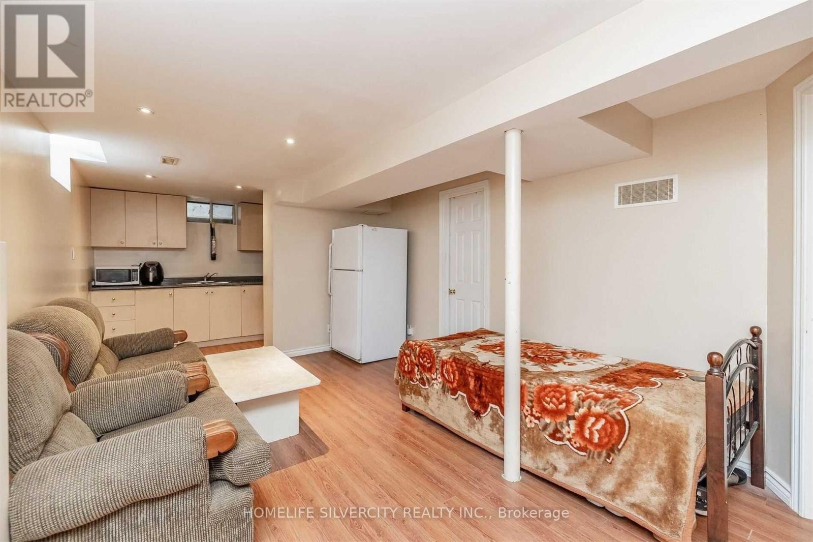 39 Summerdale Crescent, Brampton, Ontario  L6X 4V9 - Photo 32 - W12379001