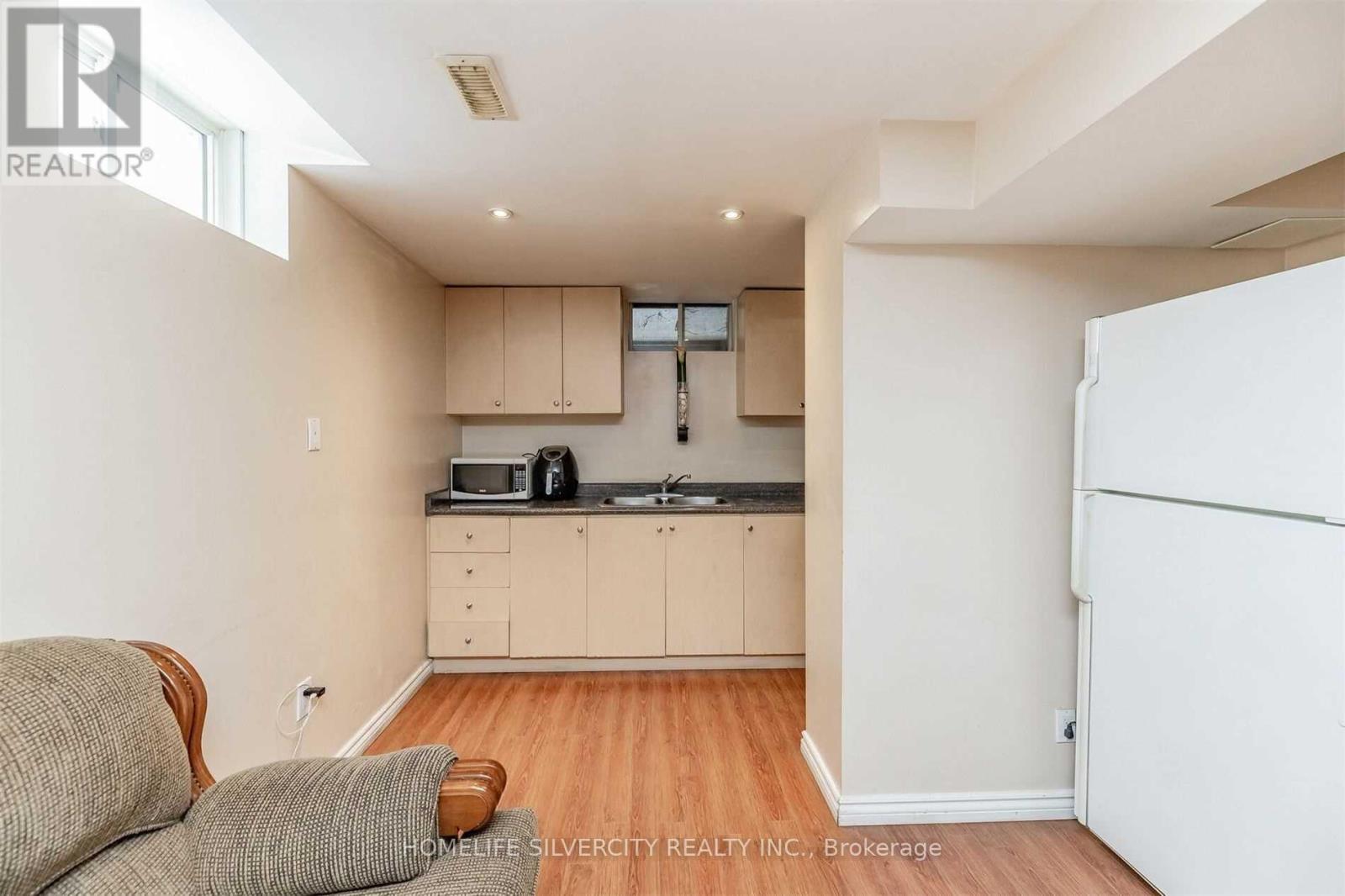 39 Summerdale Crescent, Brampton, Ontario  L6X 4V9 - Photo 33 - W12379001