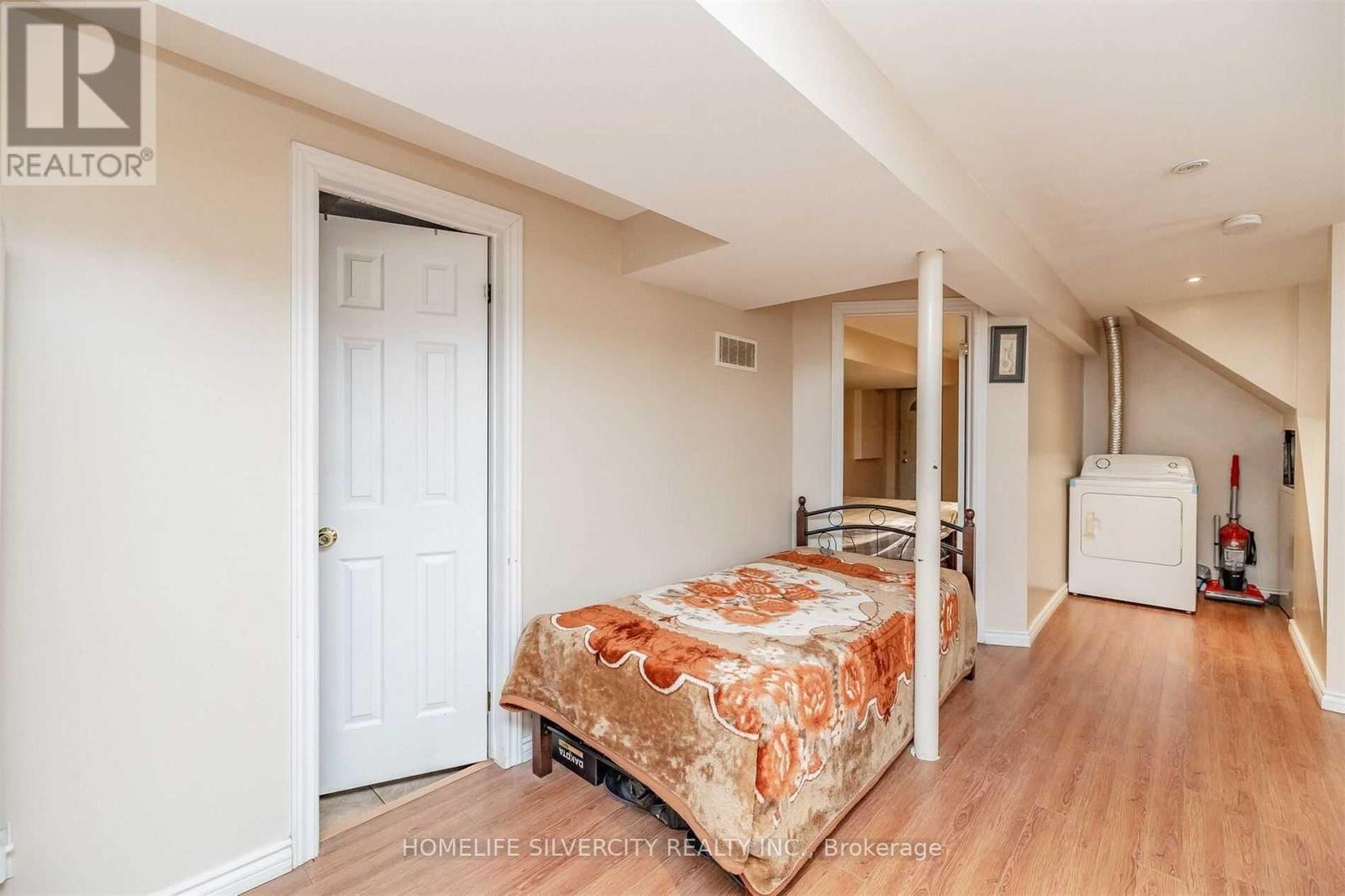 39 Summerdale Crescent, Brampton, Ontario  L6X 4V9 - Photo 34 - W12379001