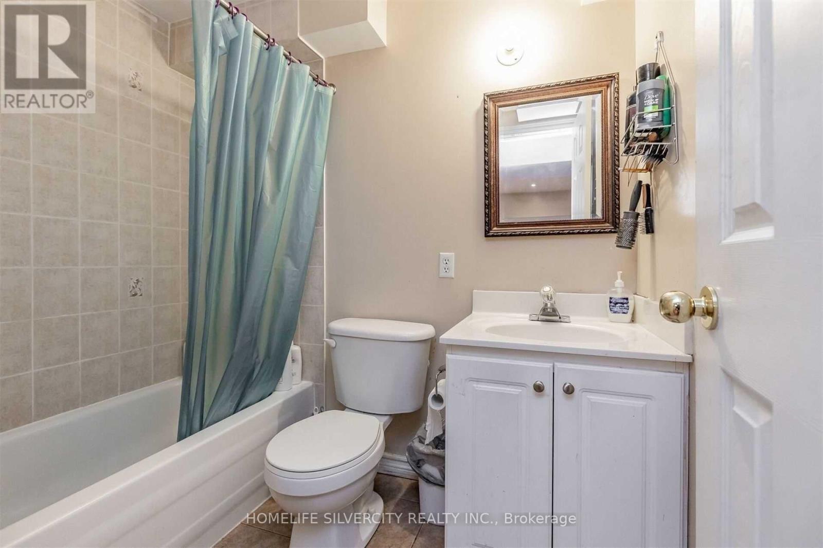 39 Summerdale Crescent, Brampton, Ontario  L6X 4V9 - Photo 36 - W12379001