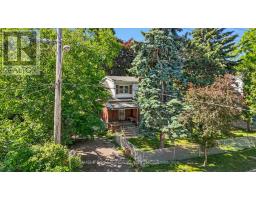 211 BERING AVENUE, Toronto, Ontario