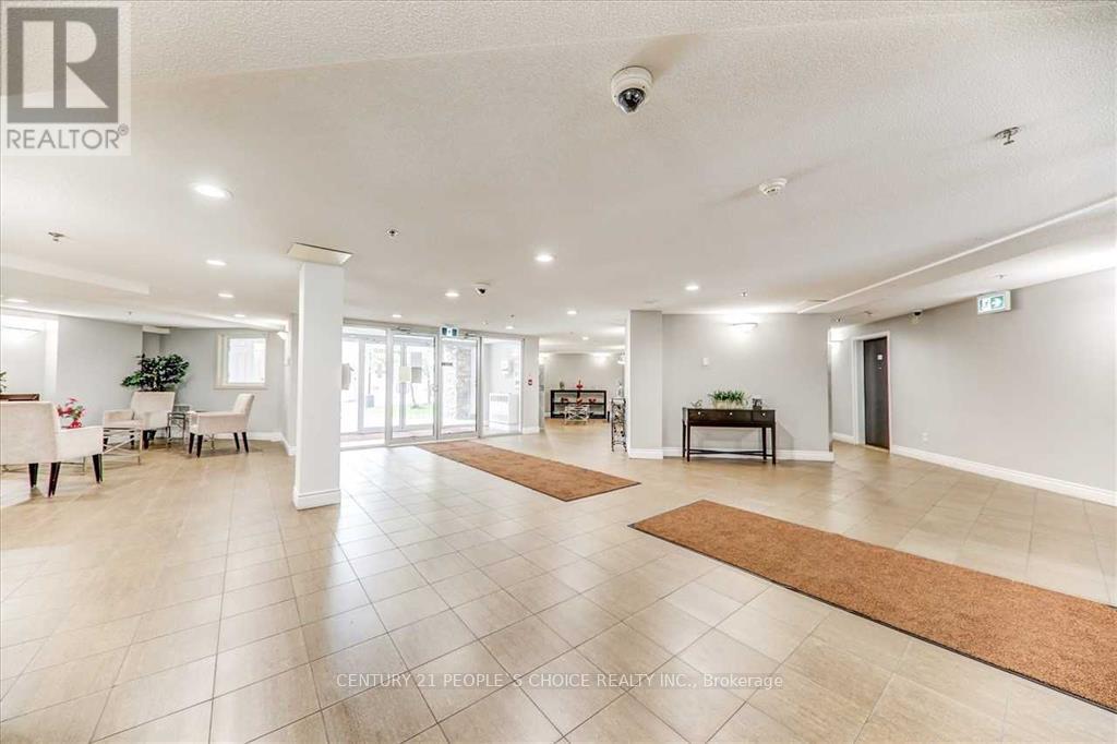 302 - 4 Dayspring Circle, Brampton, Ontario  L6P 2Z7 - Photo 6 - W12379015