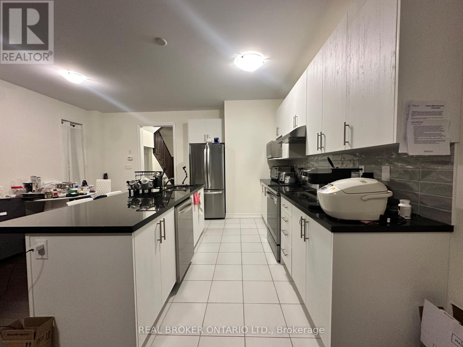 185 Hayrake Street, Brampton, Ontario  L6Z 0K4 - Photo 4 - W12379028