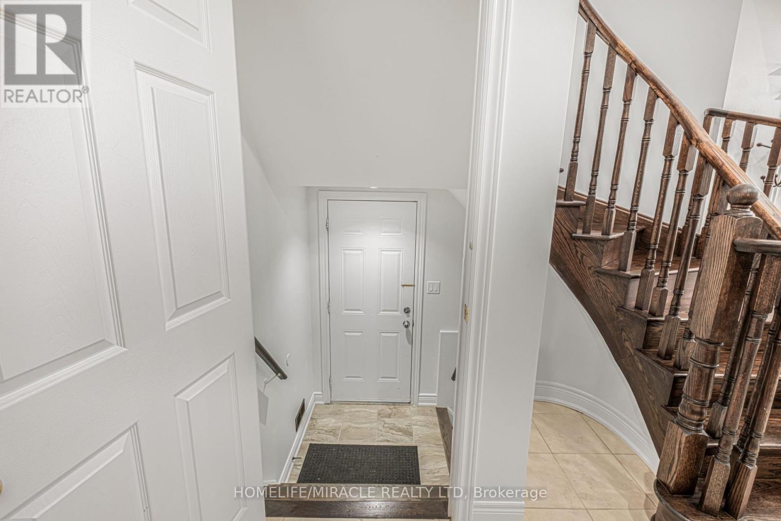 5 Meltwater Crescent, Brampton (Bram East), Ontario  L6P 3W1 - Photo 6 - W12379068