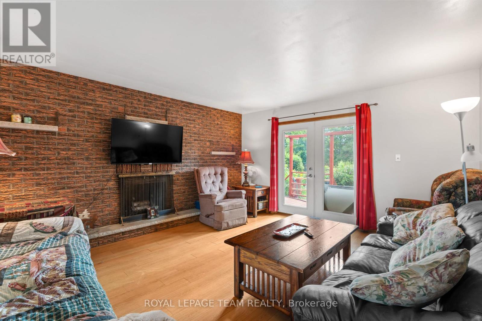 5687 Cherry Street, South Dundas, Ontario  K0C 1X0 - Photo 17 - X12378235