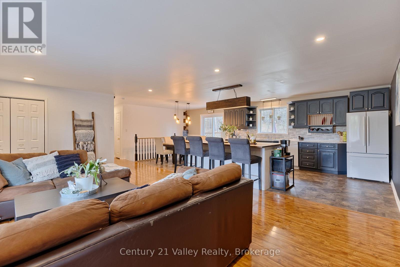 754 Crooked Rapids Road N, North Algona Wilberforce, Ontario  K0J 1T0 - Photo 10 - X12016527