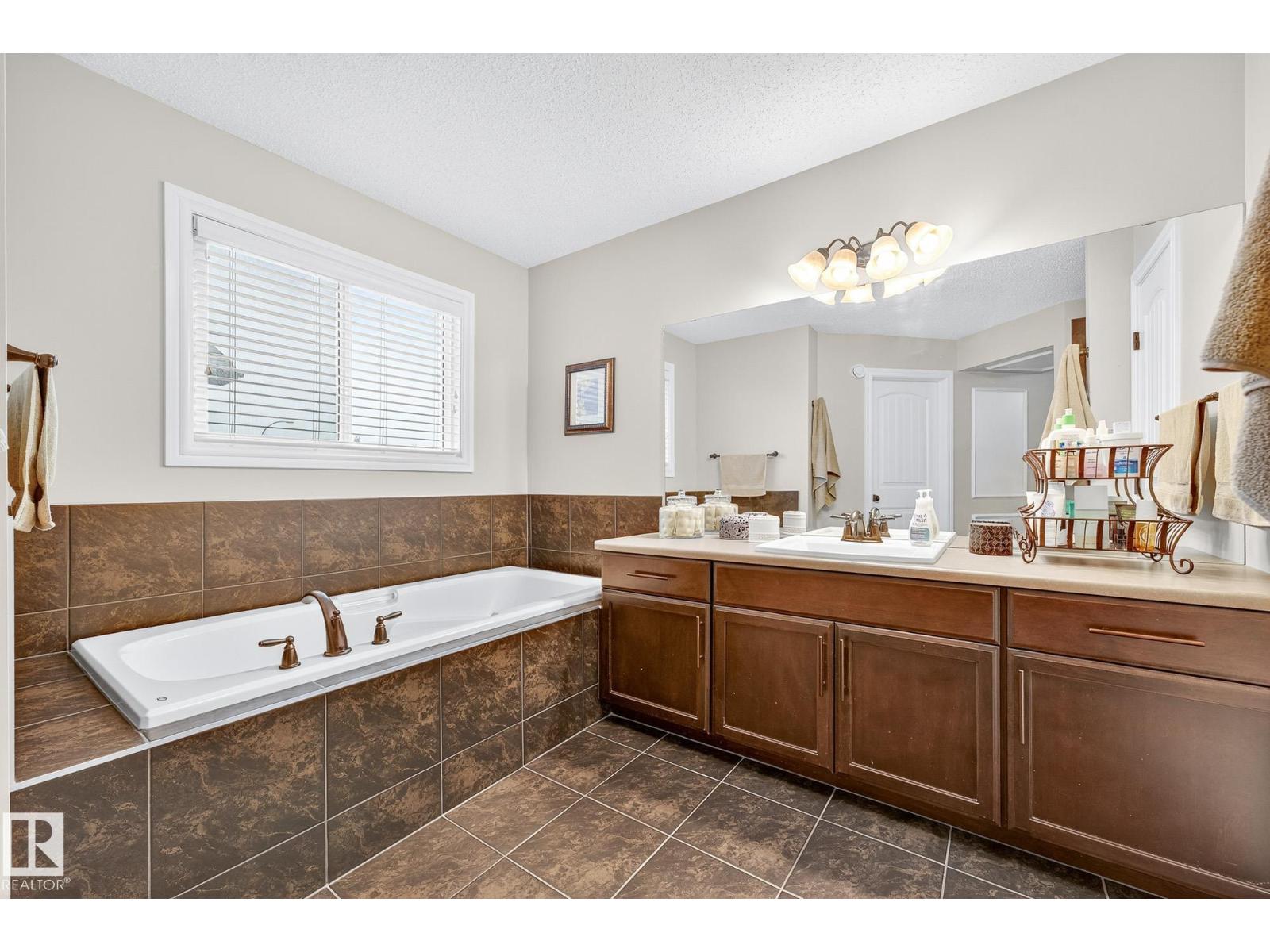 3705 167a Av Nw, Edmonton, Alberta  T5Y 0X6 - Photo 30 - E4453114
