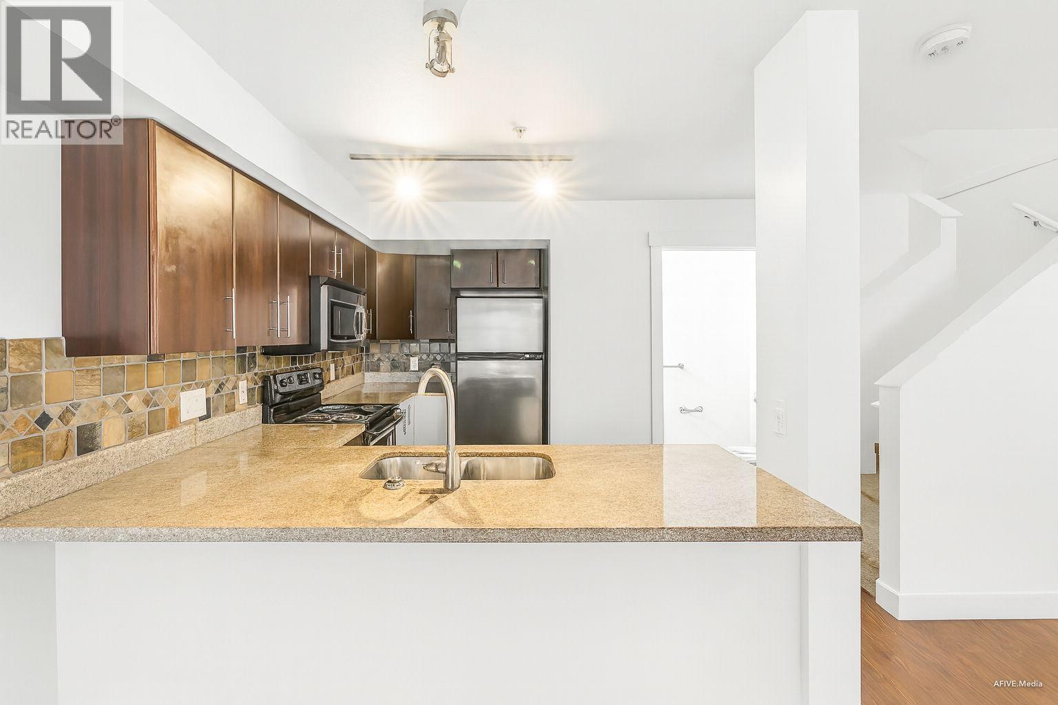 53 7428 14th Avenue, Burnaby, British Columbia  V3N 0C2 - Photo 4 - R3043132