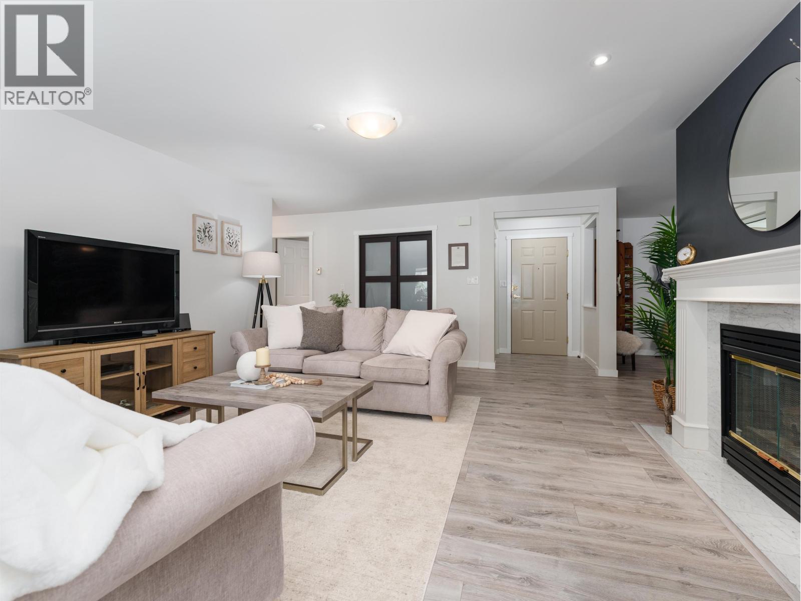 212 3690 Banff Court, North Vancouver, British Columbia  V7H 2Y7 - Photo 4 - R3043253