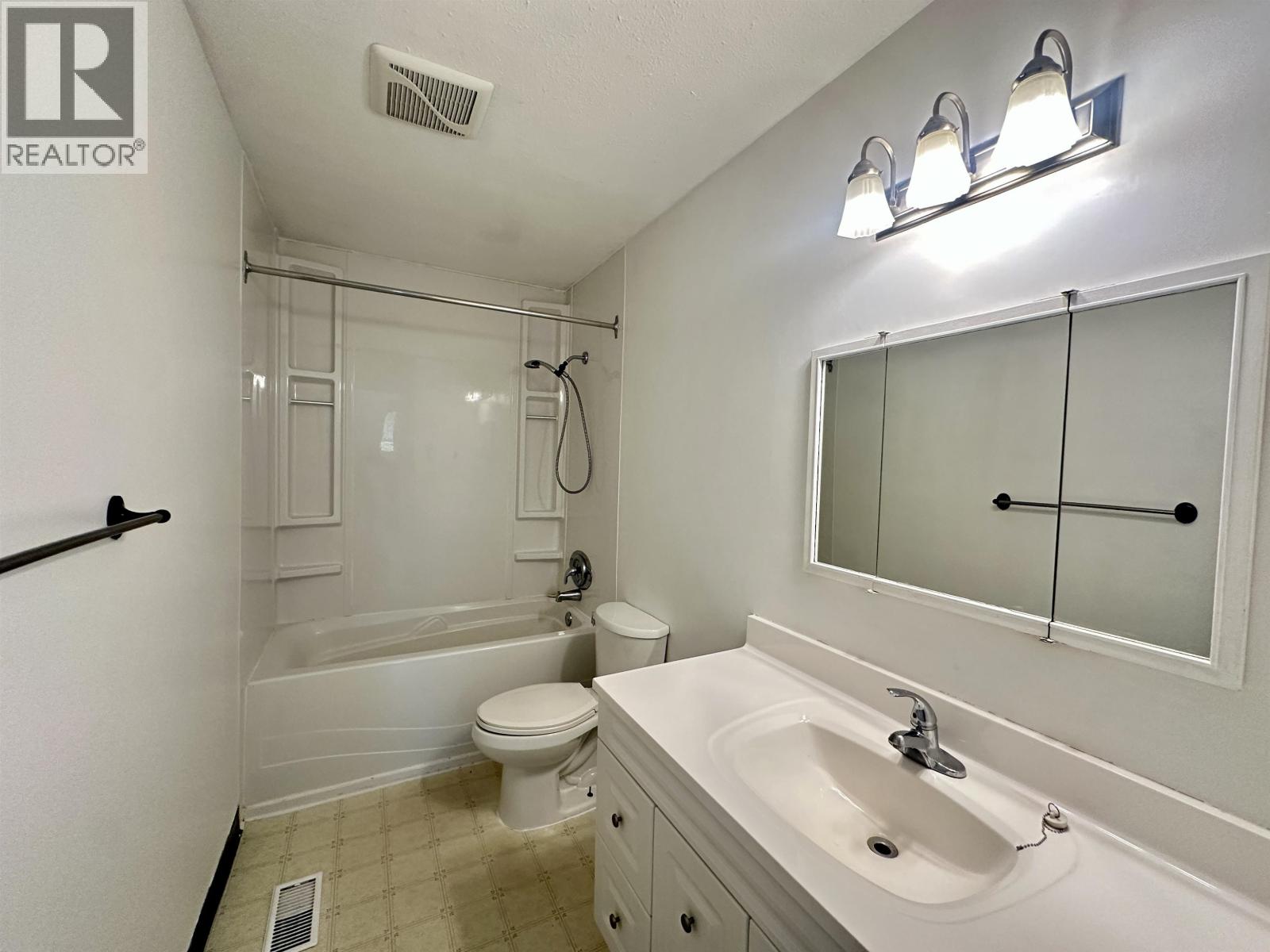 404 Vanderview Drive, Vanderhoof, British Columbia  V0J 3A2 - Photo 26 - R3012230