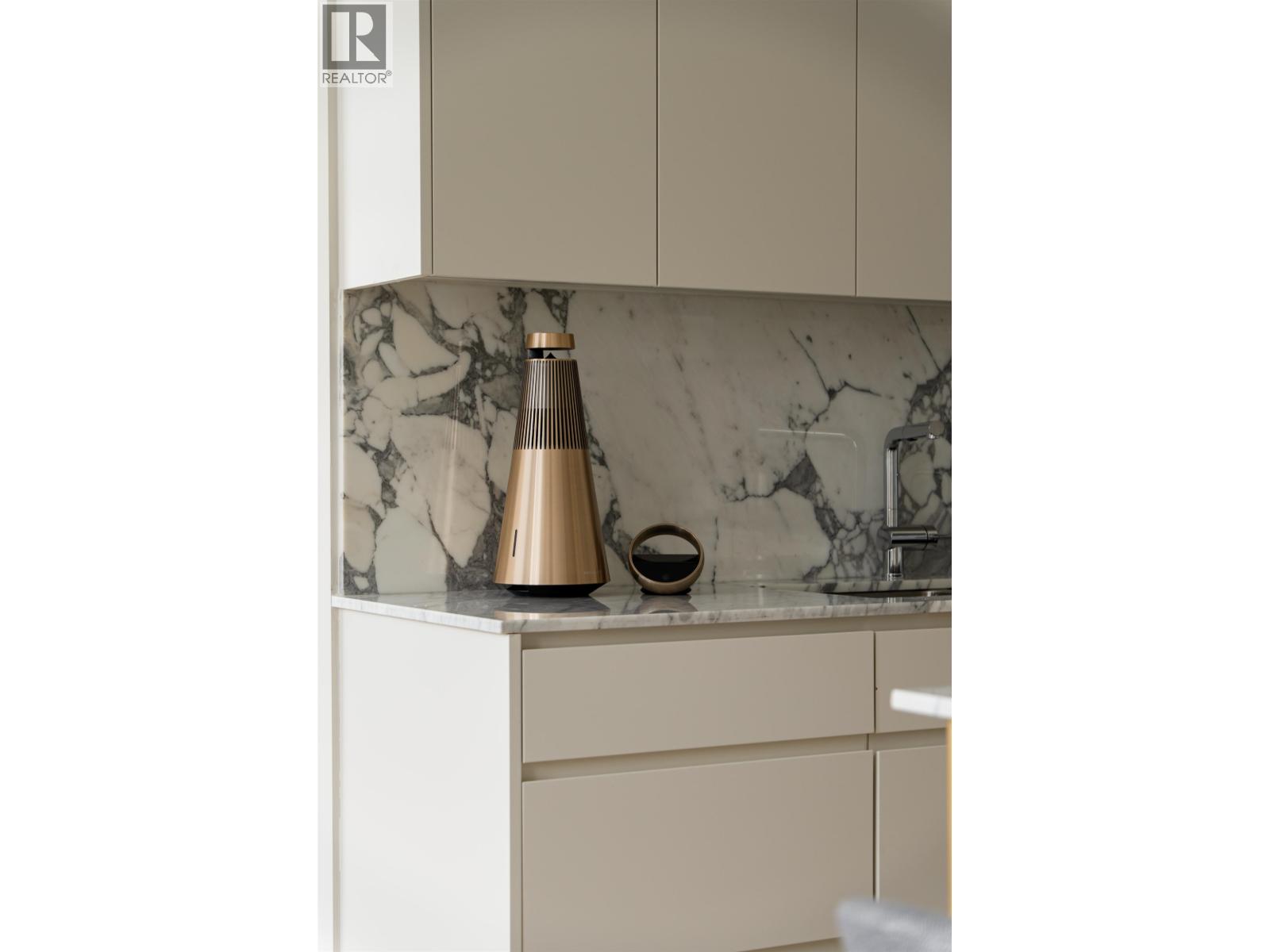 Listing Picture 15 of 39 : 202 3668 W 10TH AVENUE, Vancouver / 溫哥華 - 魯藝地產 Yvonne Lu Group - MLS Medallion Club Member