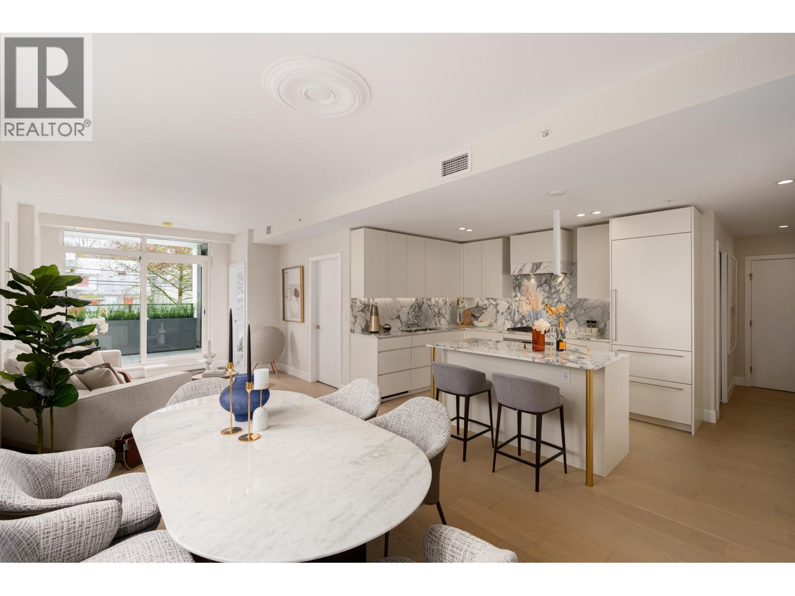 Listing Picture 9 of 39 : 202 3668 W 10TH AVENUE, Vancouver / 溫哥華 - 魯藝地產 Yvonne Lu Group - MLS Medallion Club Member