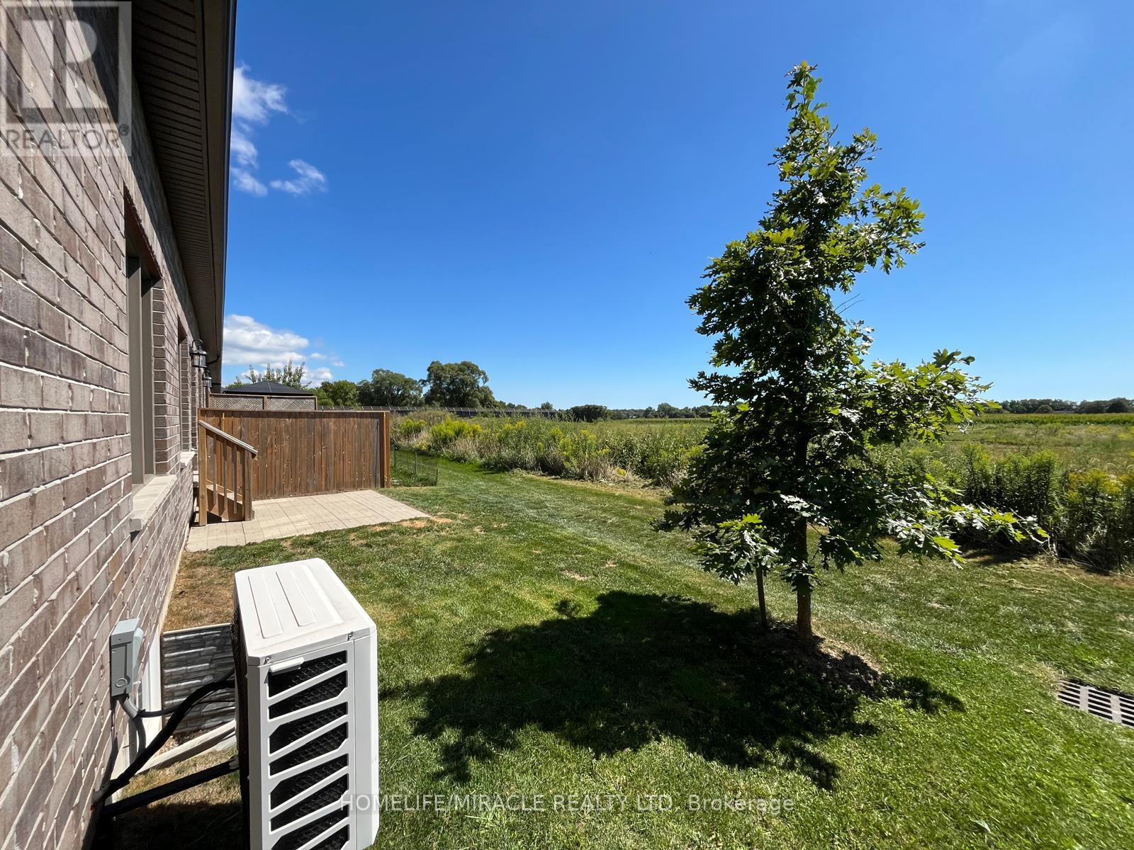 12 Waterthrush Lane, Haldimand, Ontario  N3Y 0E9 - Photo 31 - X12369289